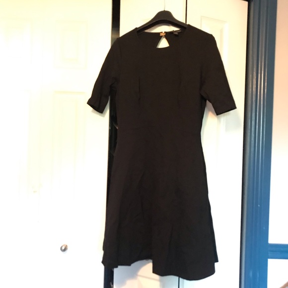 Black little dress with pockets - Picture 2 of 10